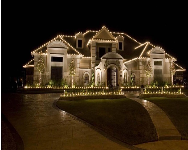 Holiday Lighting Storage and Tear Down Service in Palm Beach, FL